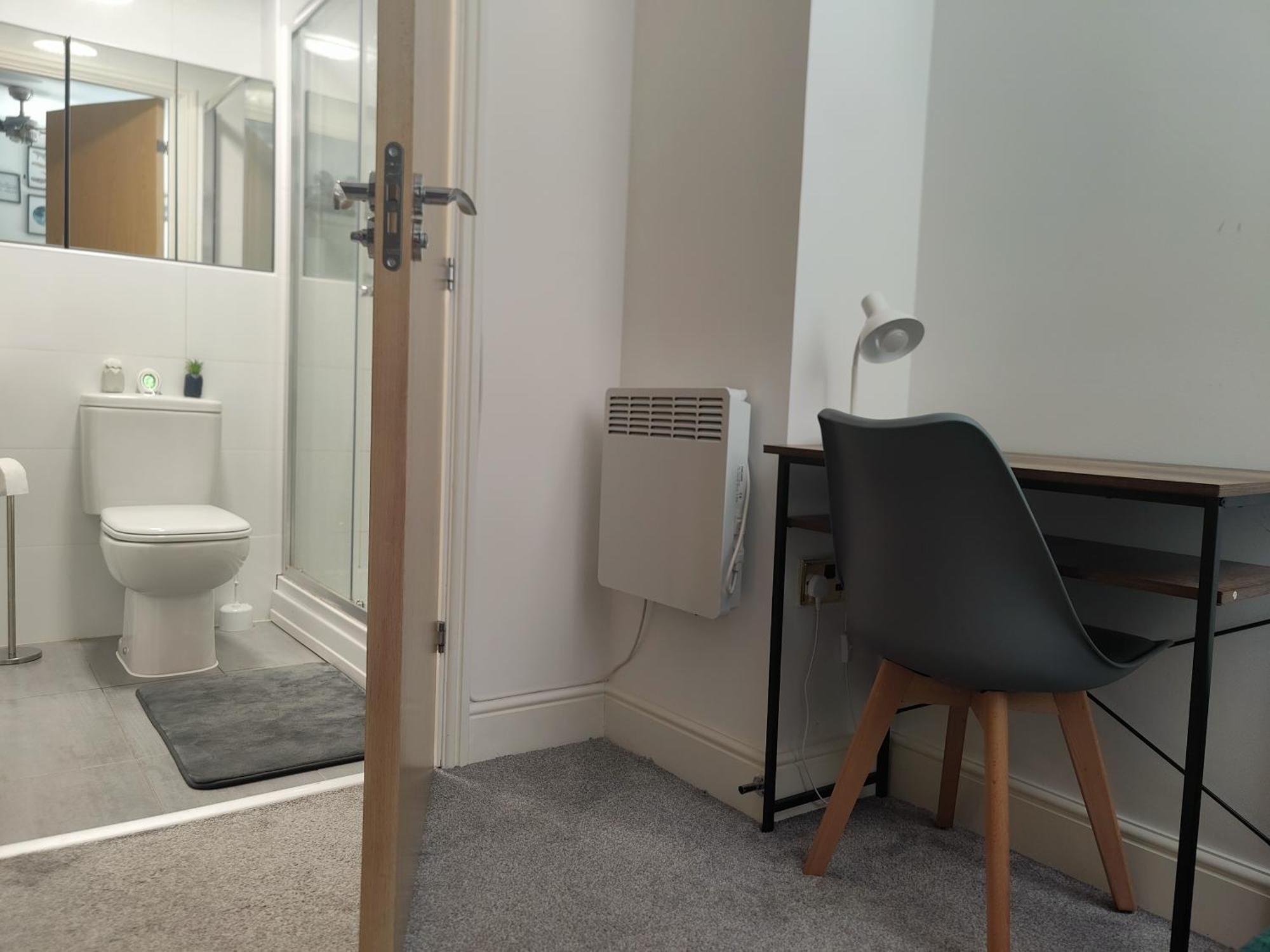 City Centered 2 Bed Serviced Apartment- Sherpa Homes Swindon Exterior photo